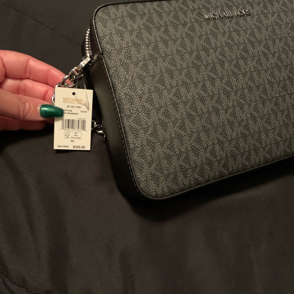 Michael Kors crossbody - Picture 2 of 4